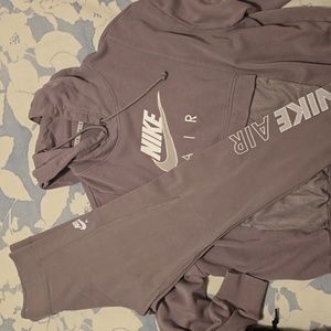 Nike leggings and matching sweatshirt